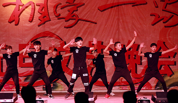 圖六 舞蹈隊街舞《百舞式》.jpg