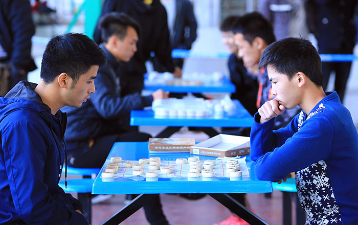 圖一 學生參加棋類比賽.JPG