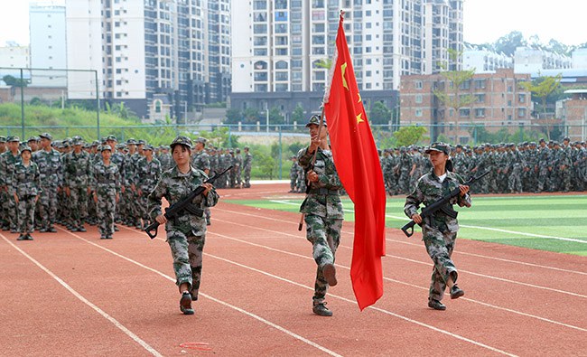 1599466011366561.jpg 連隊(duì)接受檢閱.JPG