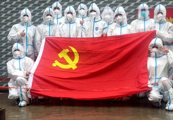 （4）20汽修2班楊正林（最后一排左一） 在隆林縣參與疫情防控工作.jpg