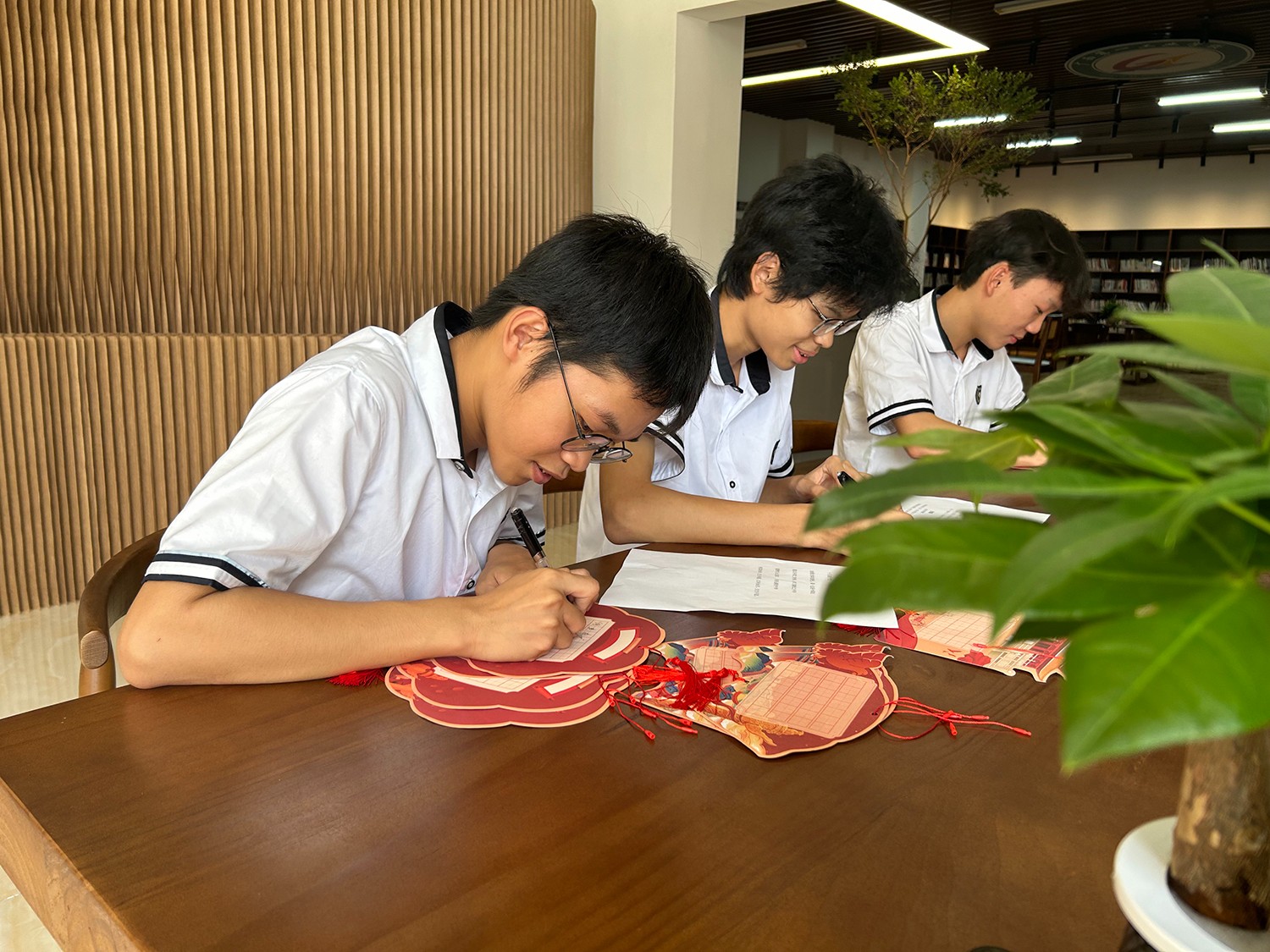 1727684688470780.jpg 1727684688470780.jpg